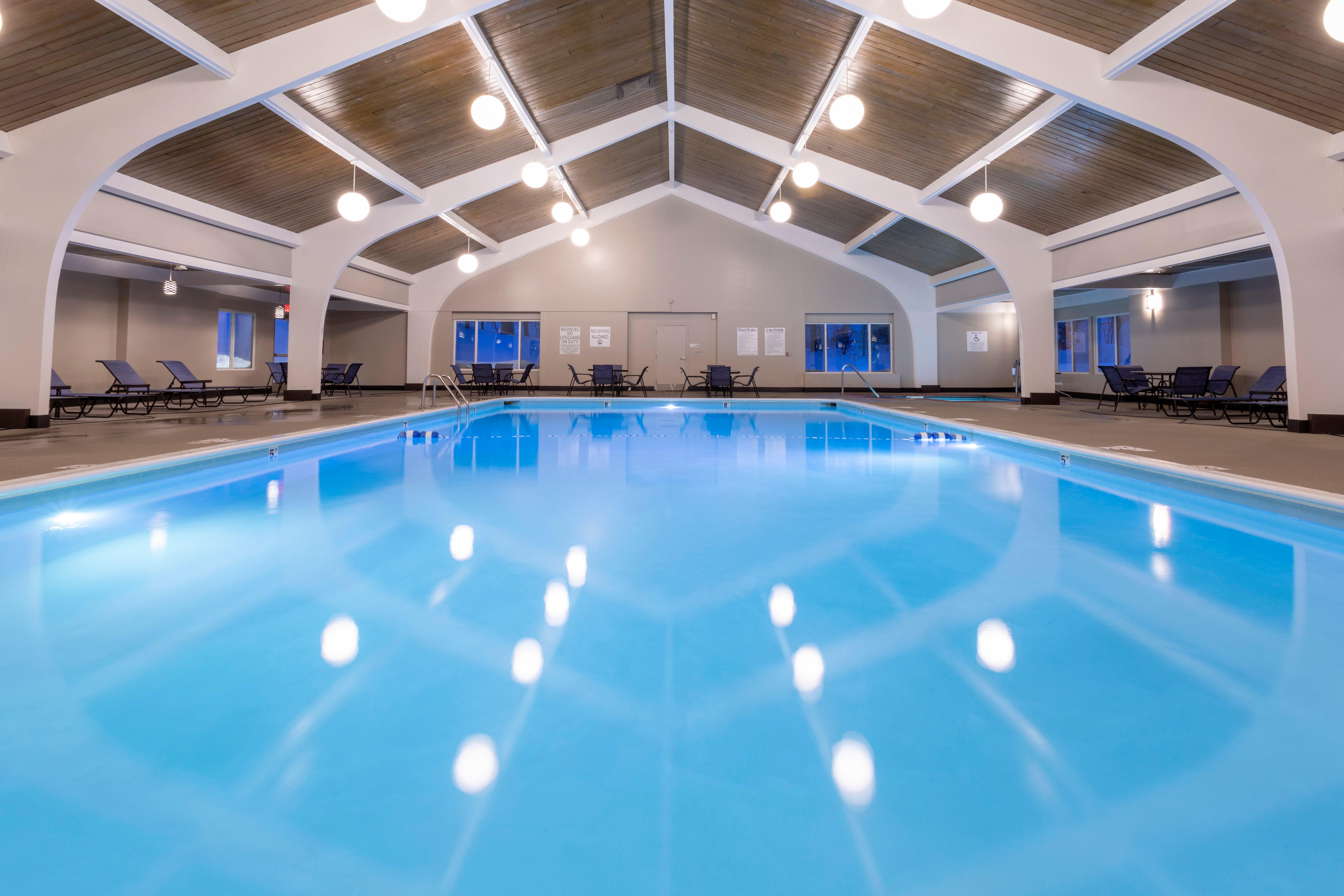 Holiday Inn Marquette By Ihg Buitenkant foto