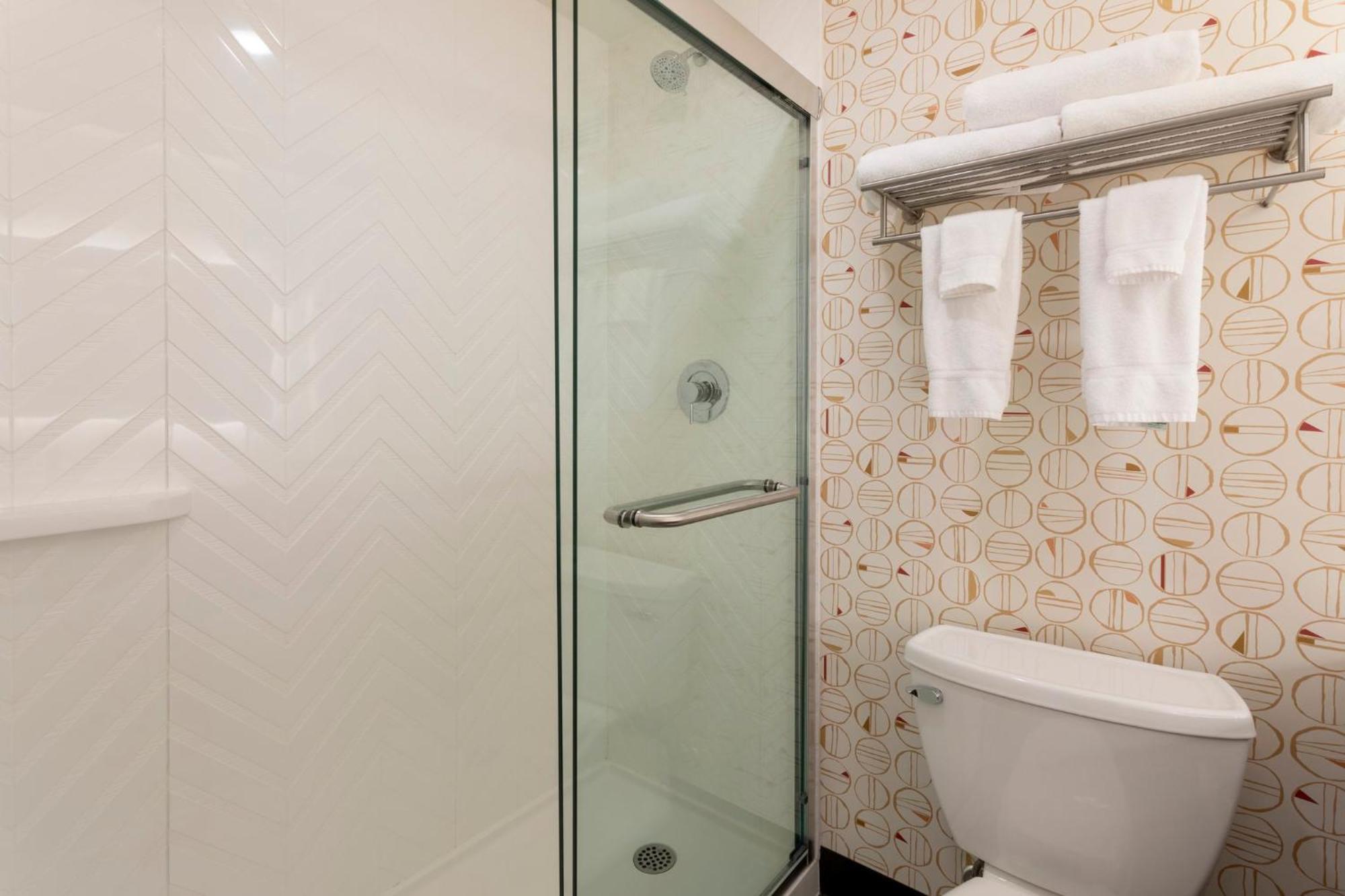 Holiday Inn Marquette By Ihg Buitenkant foto