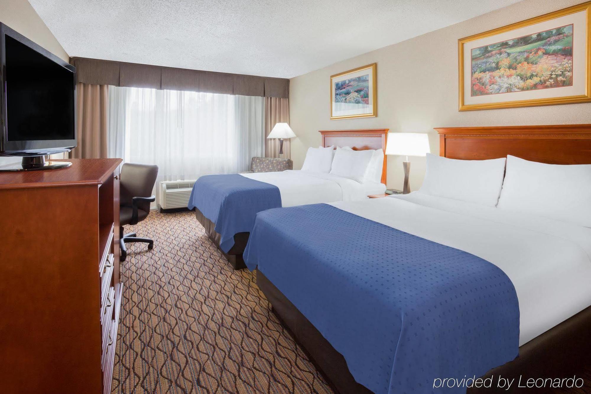 Holiday Inn Marquette By Ihg Buitenkant foto