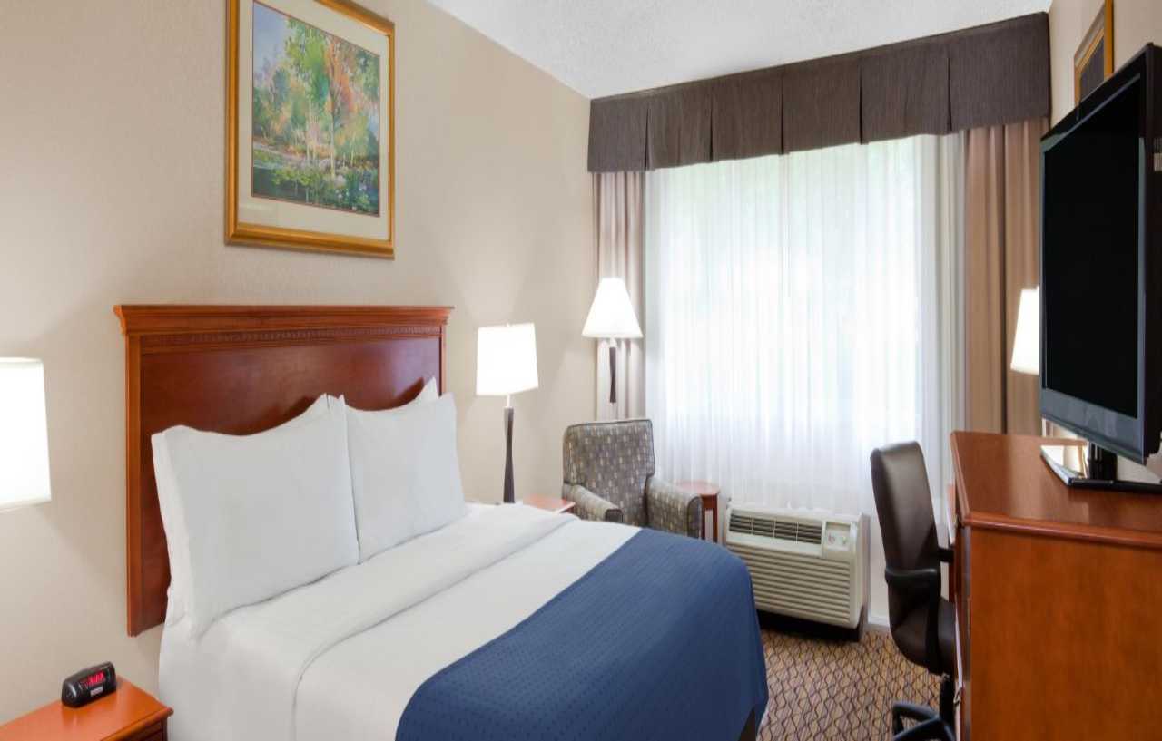 Holiday Inn Marquette By Ihg Buitenkant foto